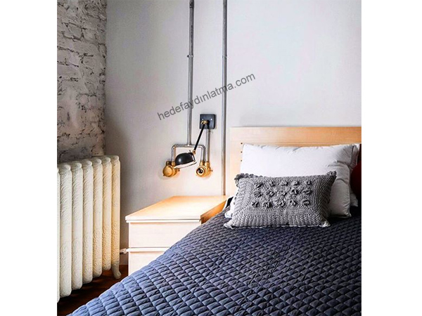 Bedsido Sconce